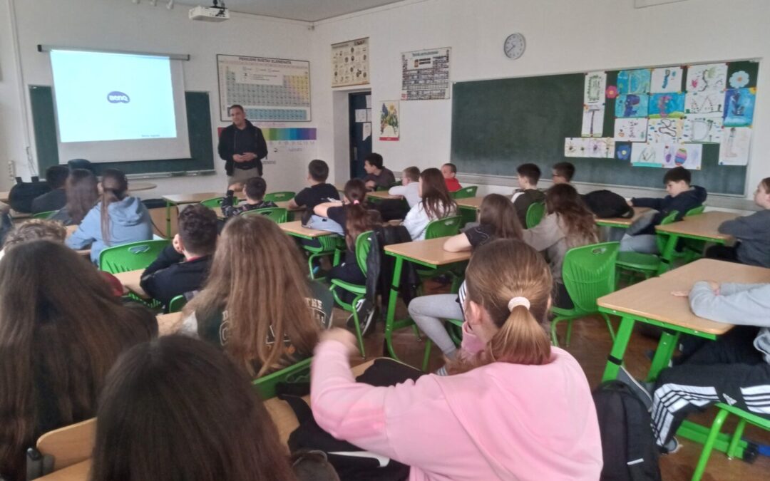 SIGURNOST DJECE NA INTERNETU – PREDAVANJE IZ POLICIJSKE UPRAVE ZA RODITELJE I UČENIKE