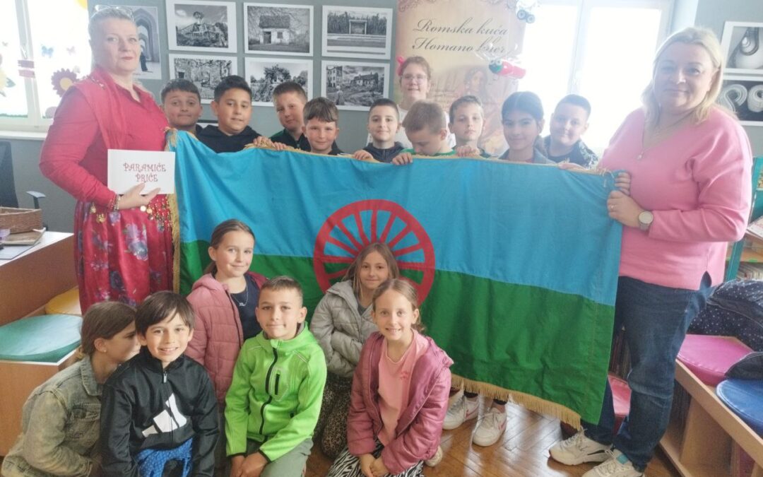 Učenici 3.b razreda posjetili Dječji odjel Narodne knjižnice „Petar Preradović“ i učili o kulturi Roma Lovara