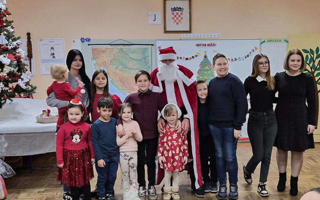 BOŽIĆNA PRIREDBA U PŠ OBROVNICA