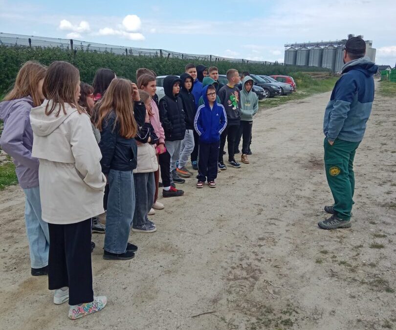 4.c obilježio Dan planeta Zemlje u voćnjaku